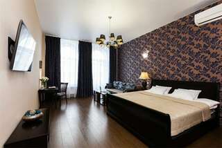 Гостиница Аллегро на Лиговском Санкт-Петербург Большая комната с дополнительной мягкой мебелью-11