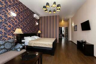 Гостиница Аллегро на Лиговском Санкт-Петербург Большая комната с дополнительной мягкой мебелью-12