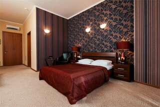 Гостиница Аллегро на Лиговском Санкт-Петербург Большая комната с дополнительной мягкой мебелью-14